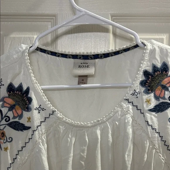 ⚜️ Knox Rose White Floral Embroidered Blouse - Picture 6 of 7